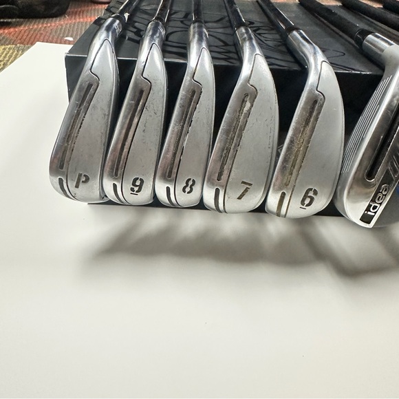 Adams Golf Men’s Hybrid #3- PW Golf Club in Silver and Black - Picture 4 of 15